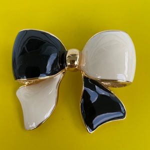 Joan Rivers Black & White Enamel Bow Pin